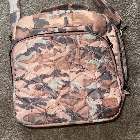 Lug crossbody bag. - Picture 2 of 8